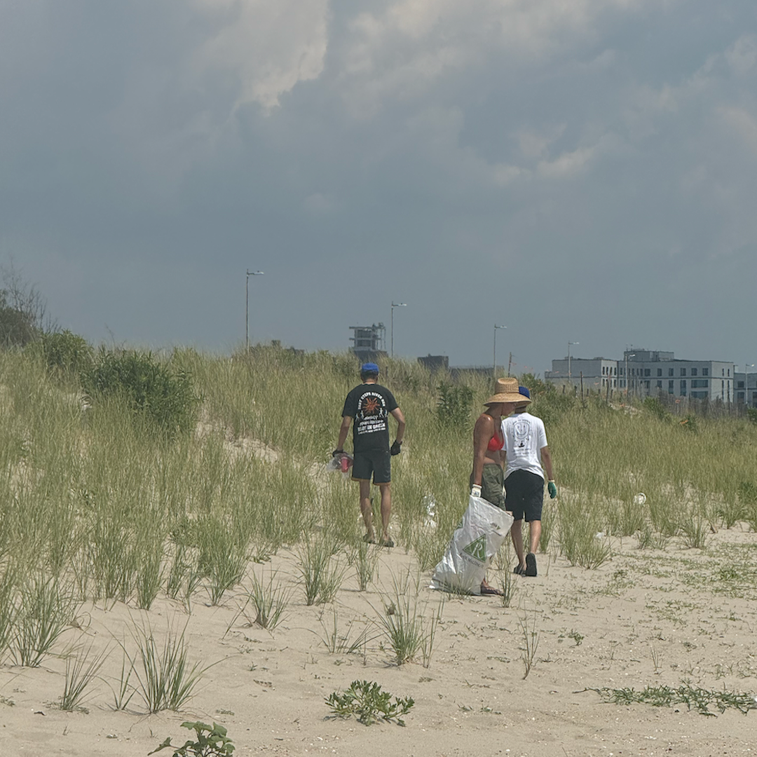 Beach Clean up with Laru Beya Collective